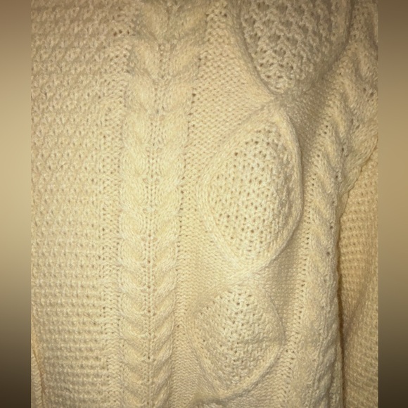 EUC Pastel Yellow Fisherman Sweater Size L mint condition - Picture 5 of 9